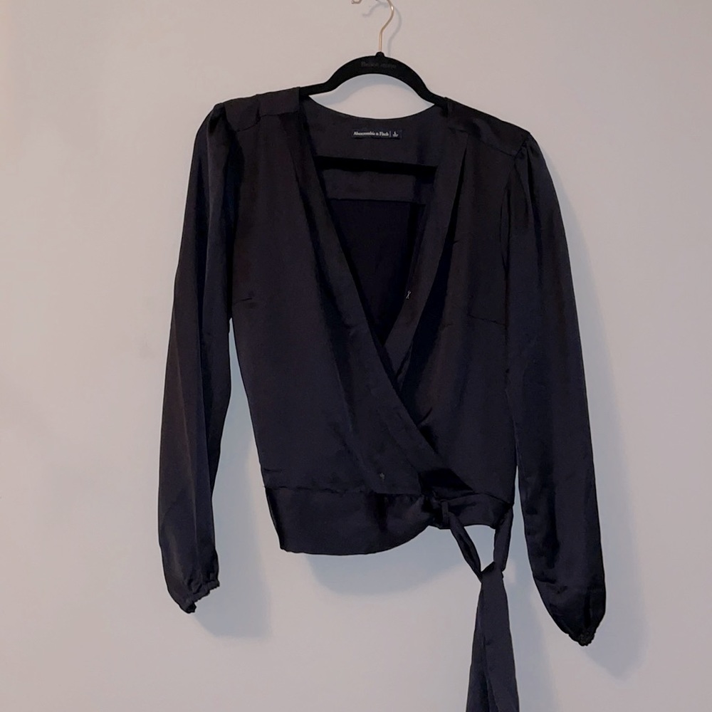 Abercrombie Black Silk Wrap Too With Tie
